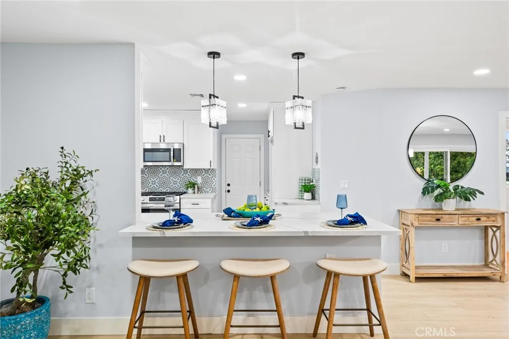 1201 E Fairway, Orange, California 92866 home-pic-9