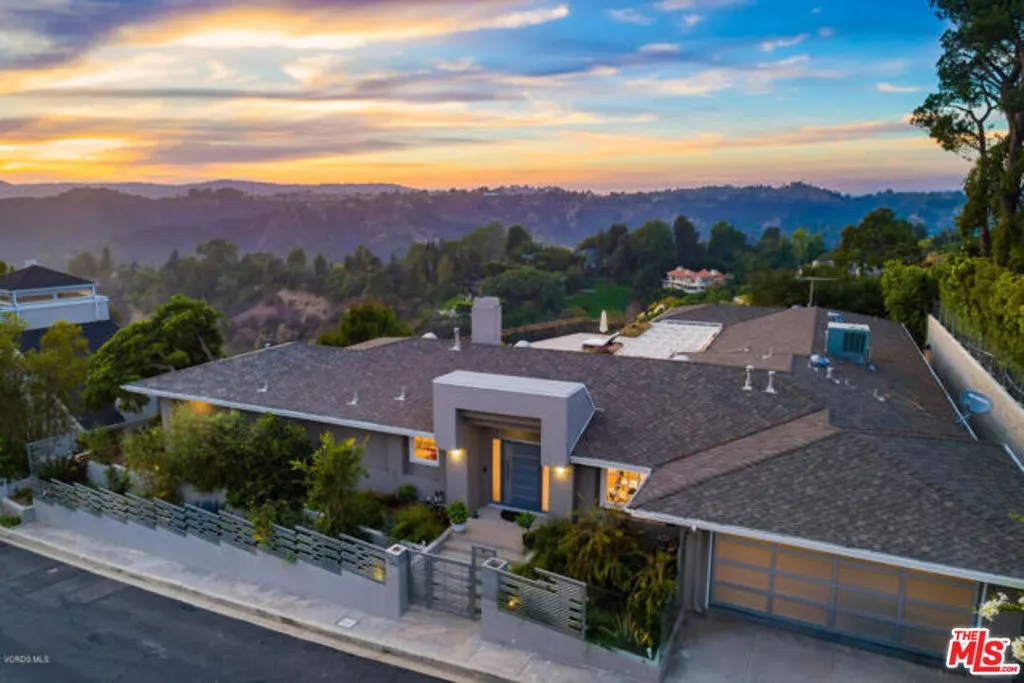 9633 Highridge Drive, Beverly Hills, California 90210 home-pic-37