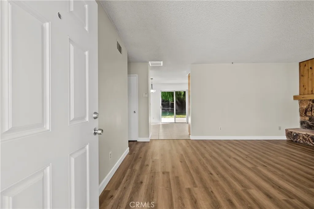30008 Abelia, Canyon Country, California 91387 home-pic-1