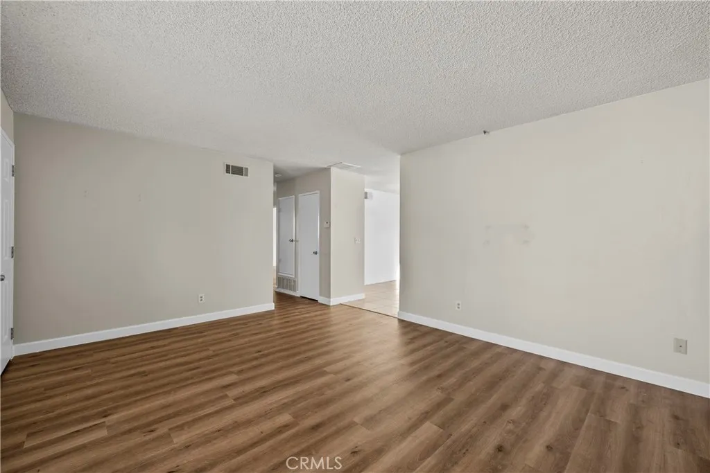 30008 Abelia, Canyon Country, California 91387 home-pic-2