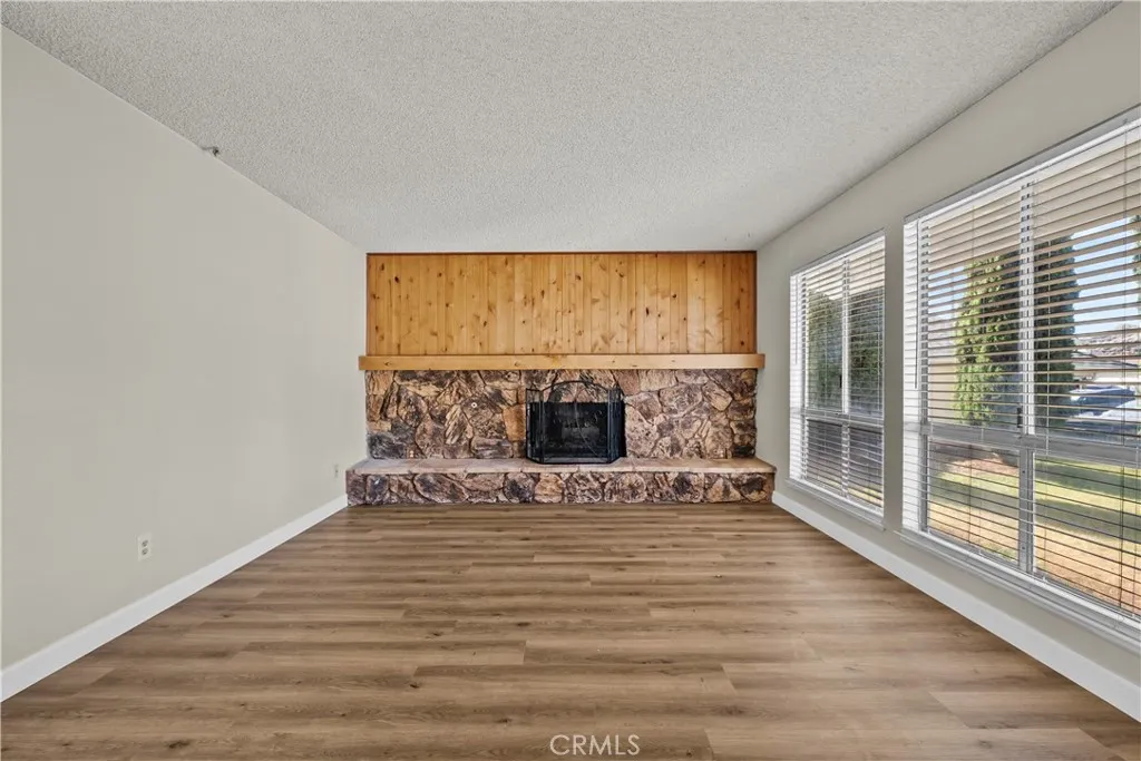 30008 Abelia, Canyon Country, California 91387 home-pic-3