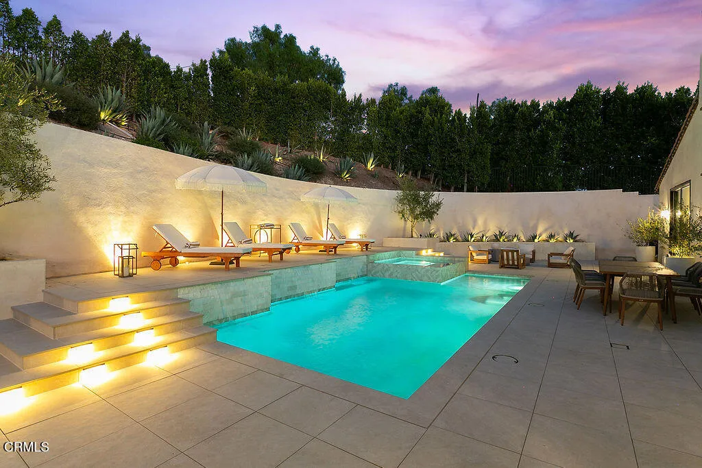 2417 E Hillcrest Drive, Thousand Oaks, California 91362 home-pic-1