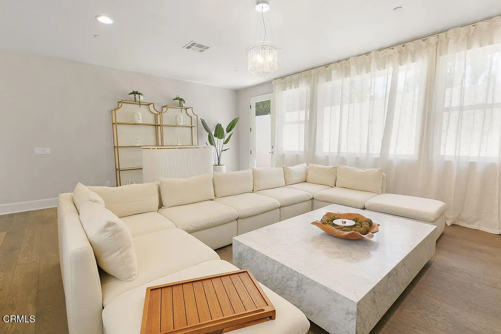 2417 E Hillcrest Drive, Thousand Oaks, California 91362 home-pic-35