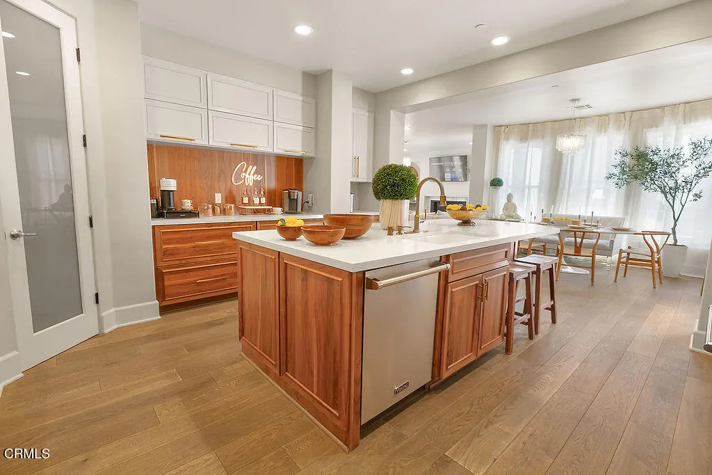 2417 E Hillcrest Drive, Thousand Oaks, California 91362 home-pic-21