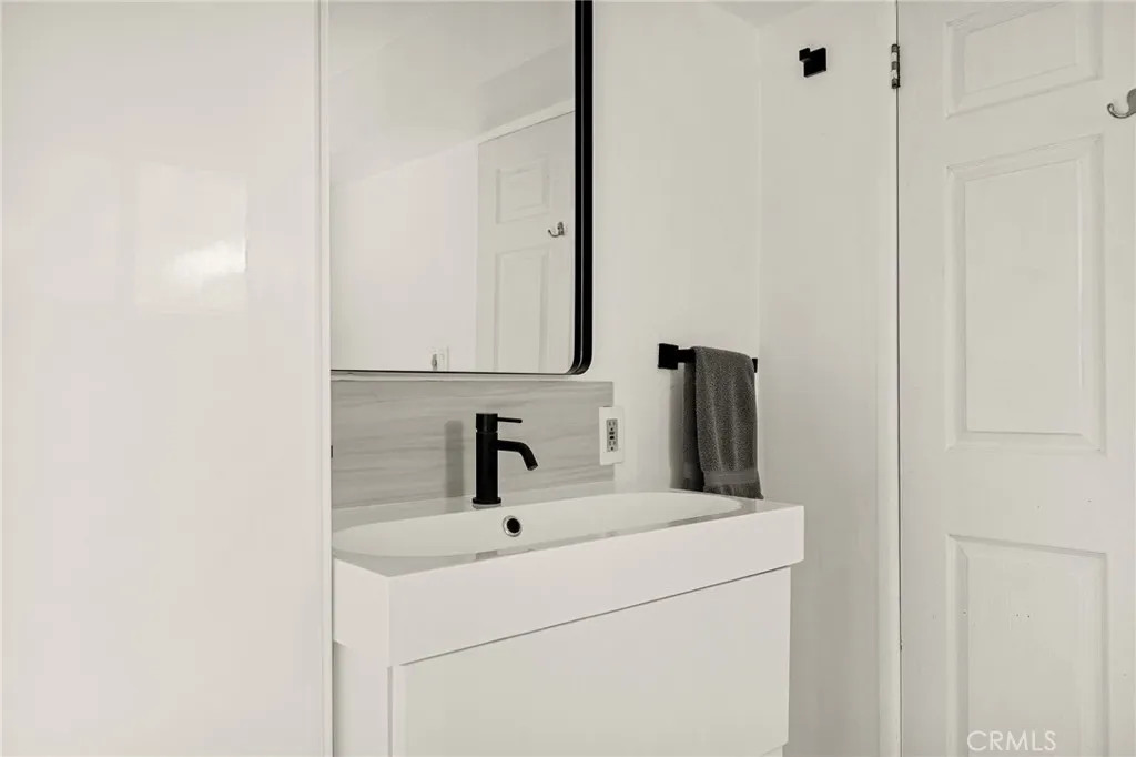 999 Mercury Way, Crestline, California 92325 home-pic-18