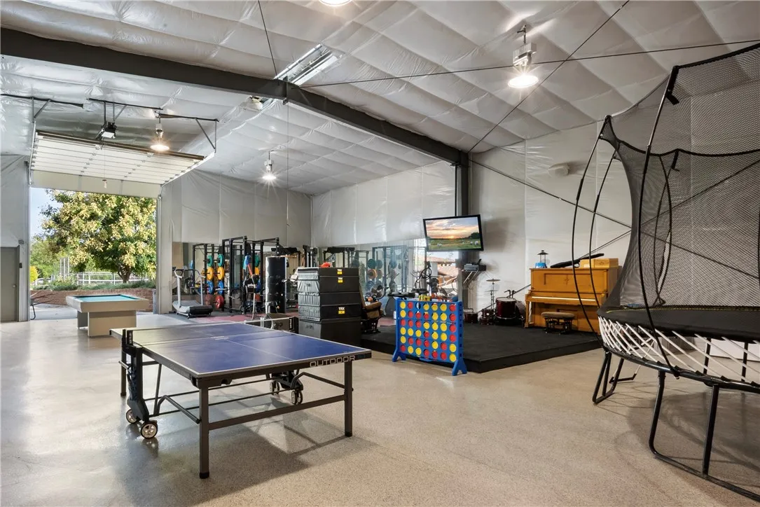 4050 Lester, Corona, California 92881 home-pic-50