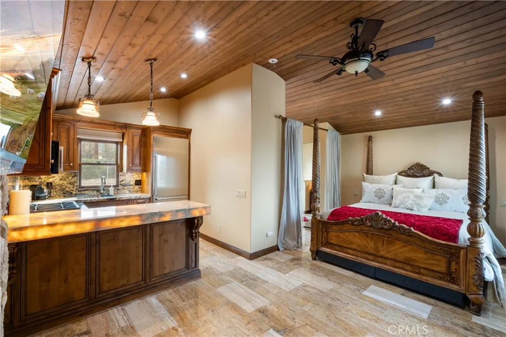 4050 Lester, Corona, California 92881 home-pic-52