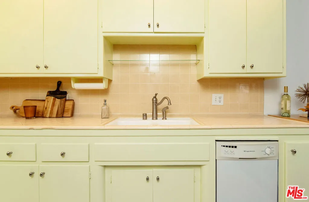 326 Hermosa Avenue 7, Long Beach, California 90802 home-pic-23