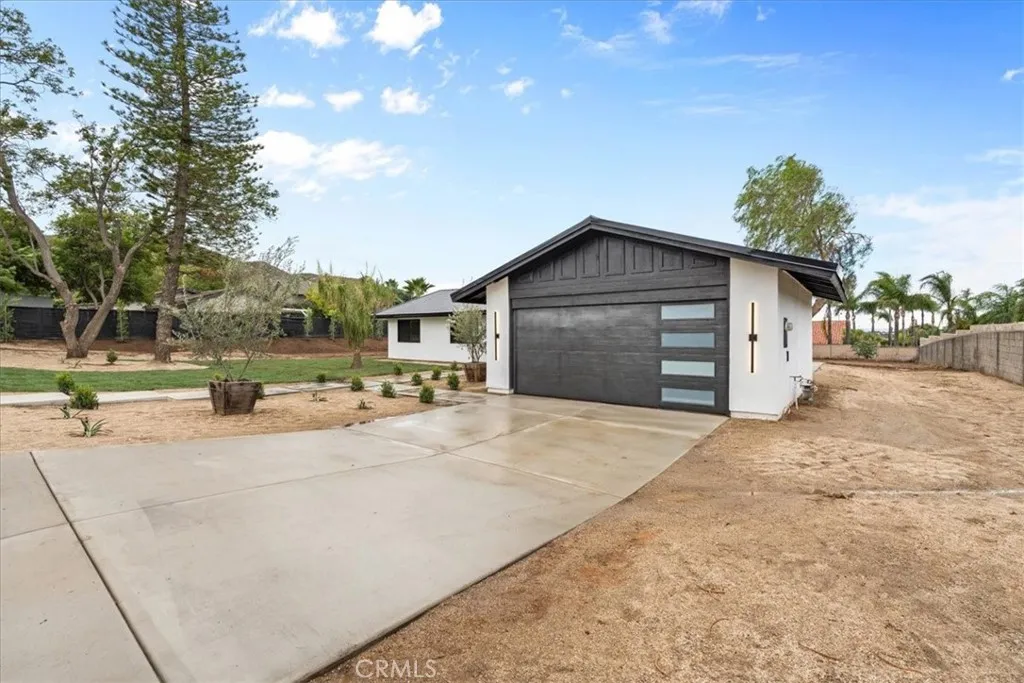 4861 Brookhill, Jurupa Valley, California 92509 home-pic-4