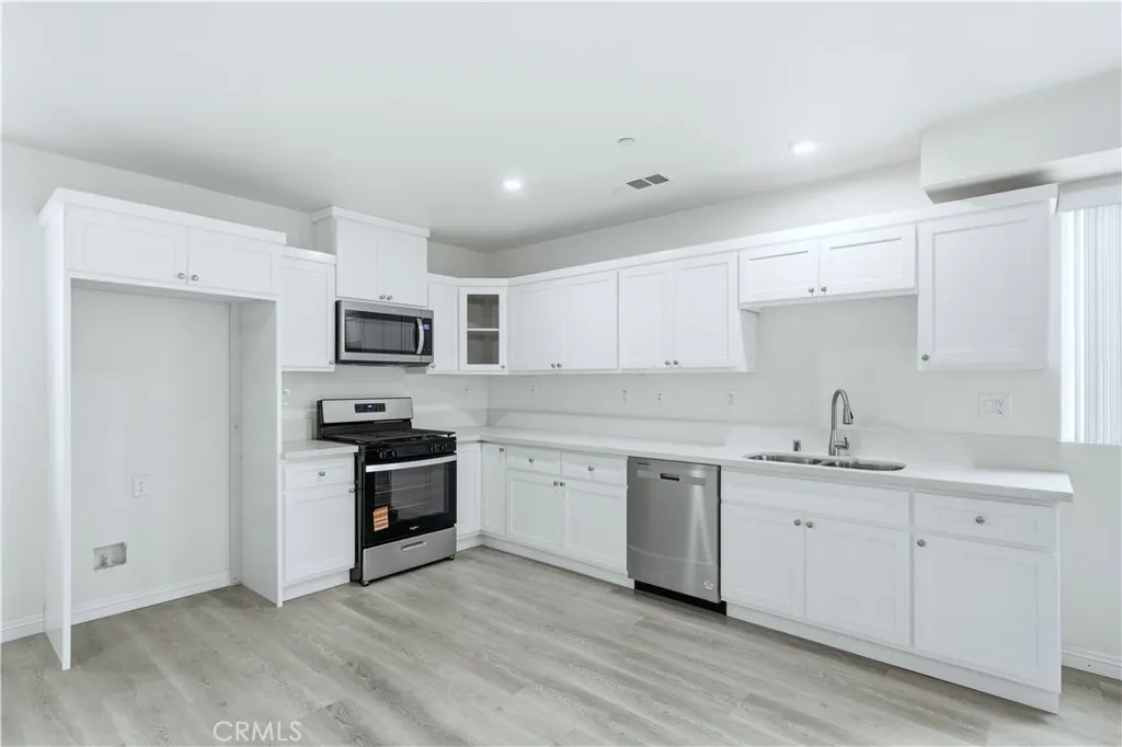 6919 S Menlo, Los Angeles, California 90044 home-pic-9