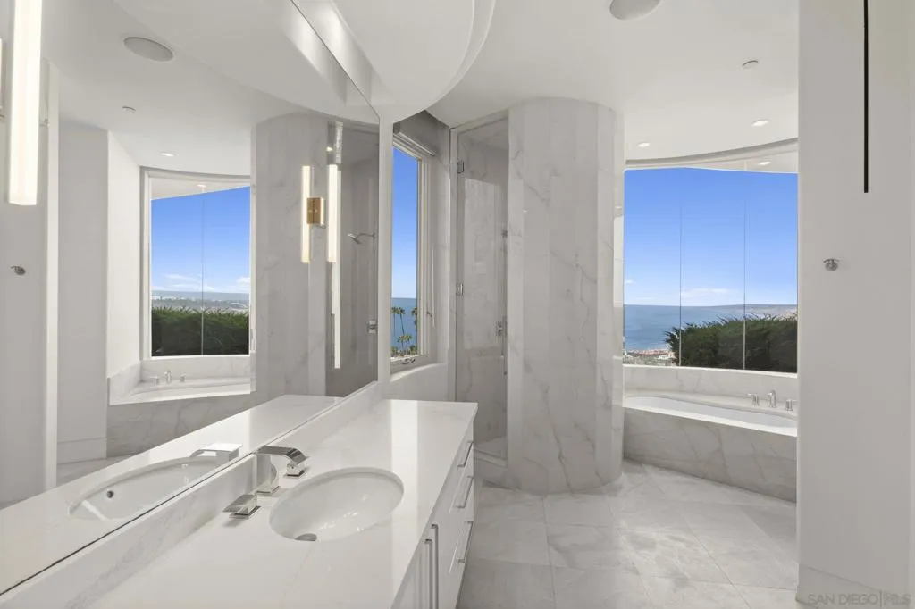 7455 Hillside Dr, La Jolla, California 92037 home-pic-31