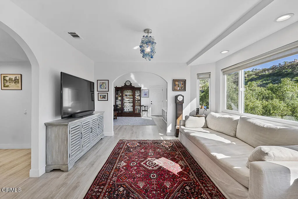 542 San Clemente Way, Camarillo, California 93010 home-pic-16