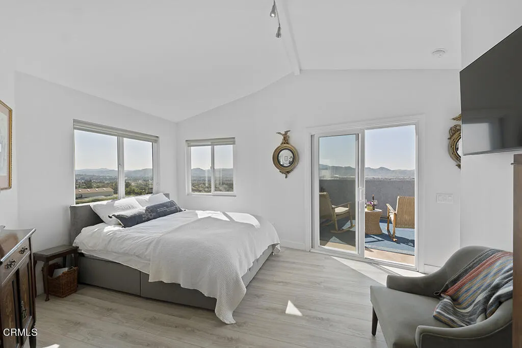 542 San Clemente Way, Camarillo, California 93010 home-pic-19