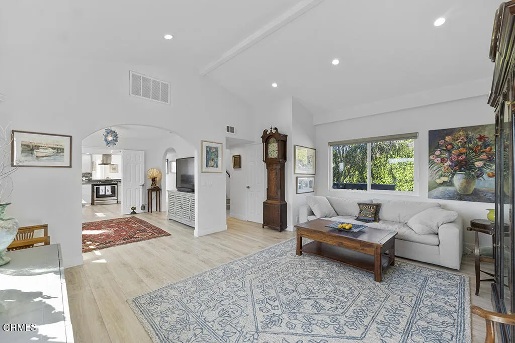 542 San Clemente Way, Camarillo, California 93010 home-pic-4