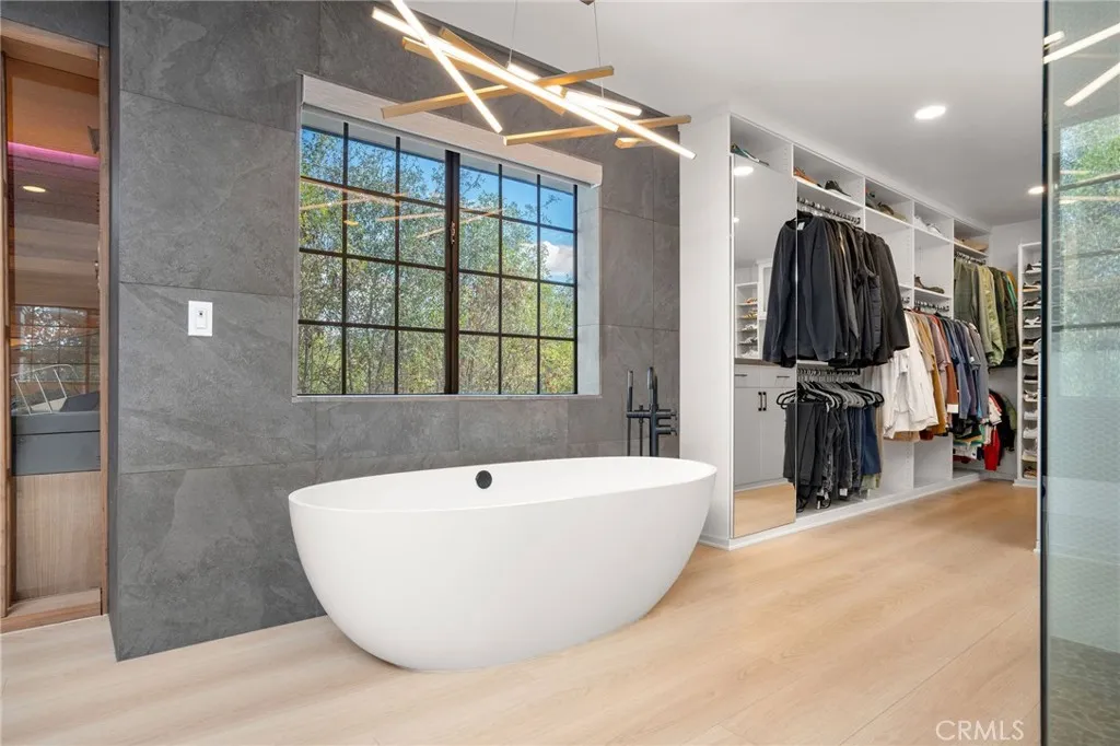 23229 8th Street, Newhall, California 91321 home-pic-41