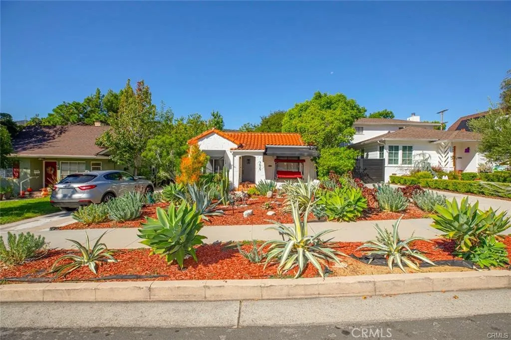 3629 Sierra Vista, Glendale, California 91208 home-pic-1