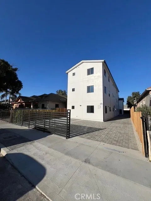 1217 E 22nd St Street, Los Angeles, California 90011 home-pic-28