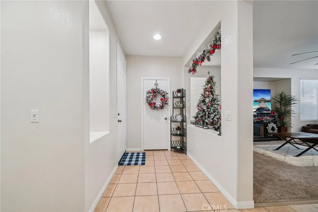 1379 Grapeseed, Beaumont, California 92223 home-pic-3