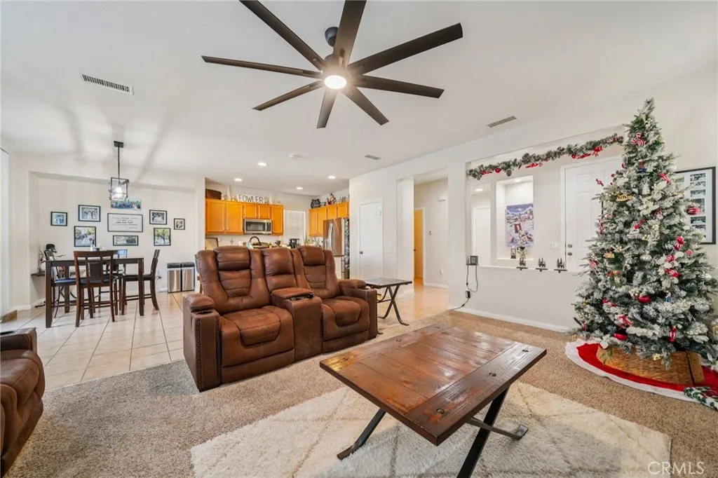 1379 Grapeseed, Beaumont, California 92223 home-pic-7
