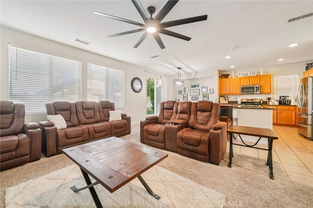 1379 Grapeseed, Beaumont, California 92223 home-pic-6