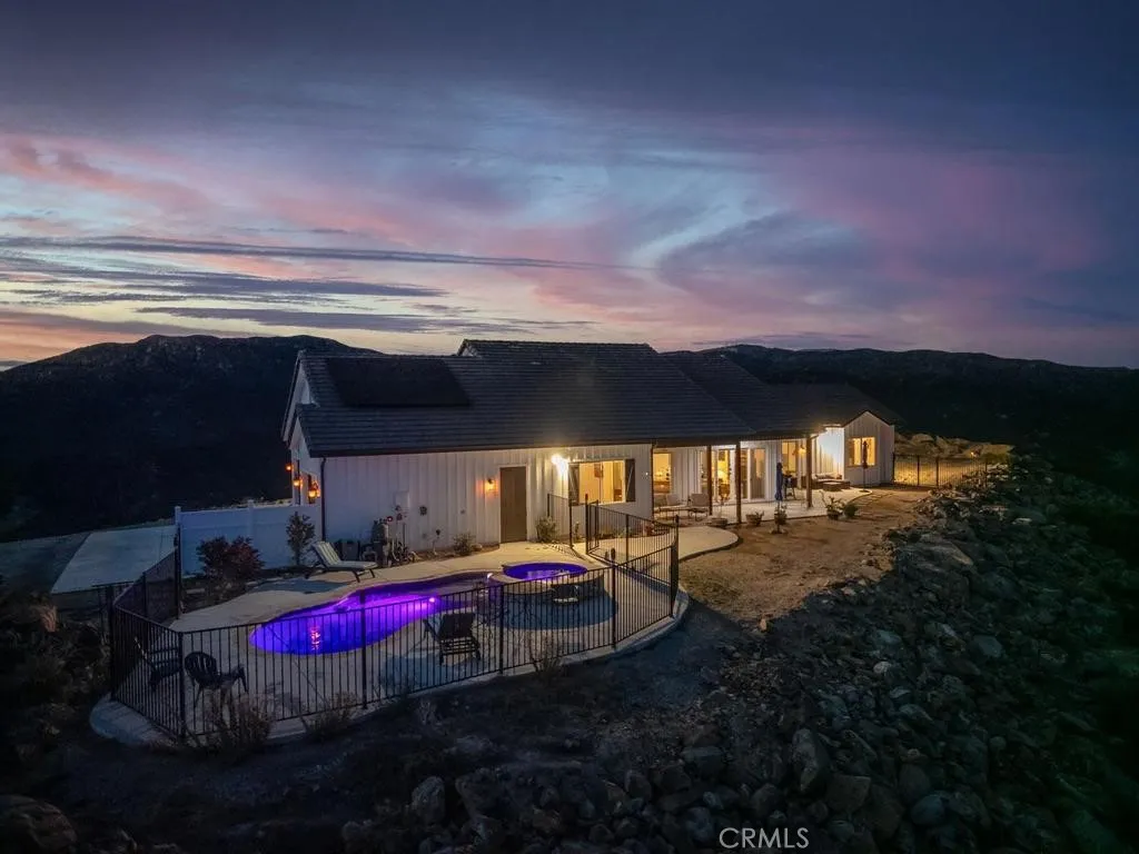 39472 Vista Del Bosque, Murrieta, California 92562 home-pic-2