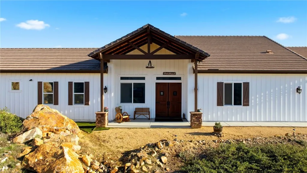 39472 Vista Del Bosque, Murrieta, California 92562 home-pic-5