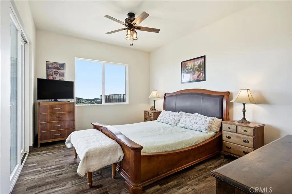 39472 Vista Del Bosque, Murrieta, California 92562 home-pic-18