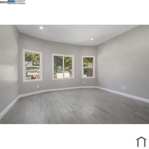 191 W Mc Arthur, Oakland, California 94611