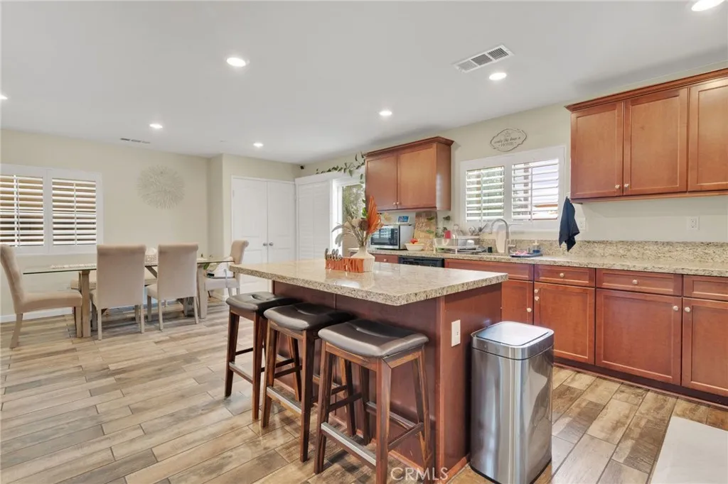 7516 Avocado Cove, Fontana, California 92336 home-pic-8