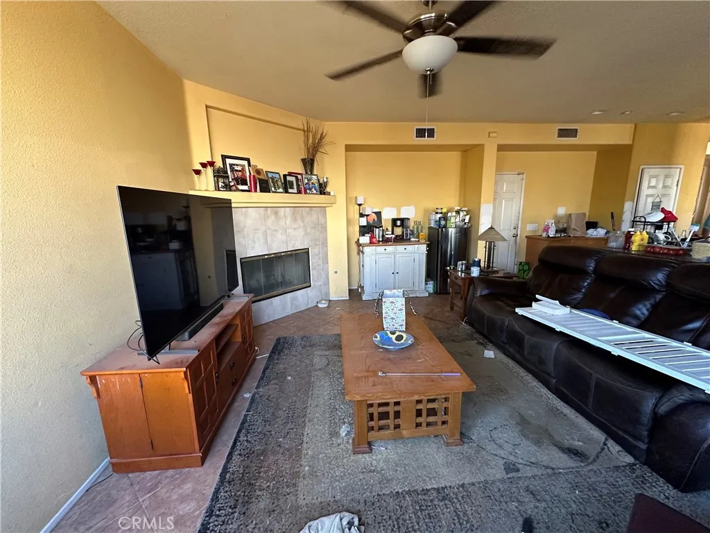 4815 Creekway Ln, Riverside, California 92505 home-pic-6