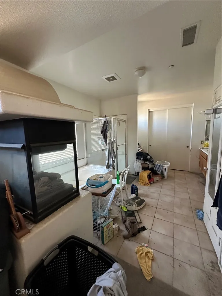 4815 Creekway Ln, Riverside, California 92505 home-pic-15