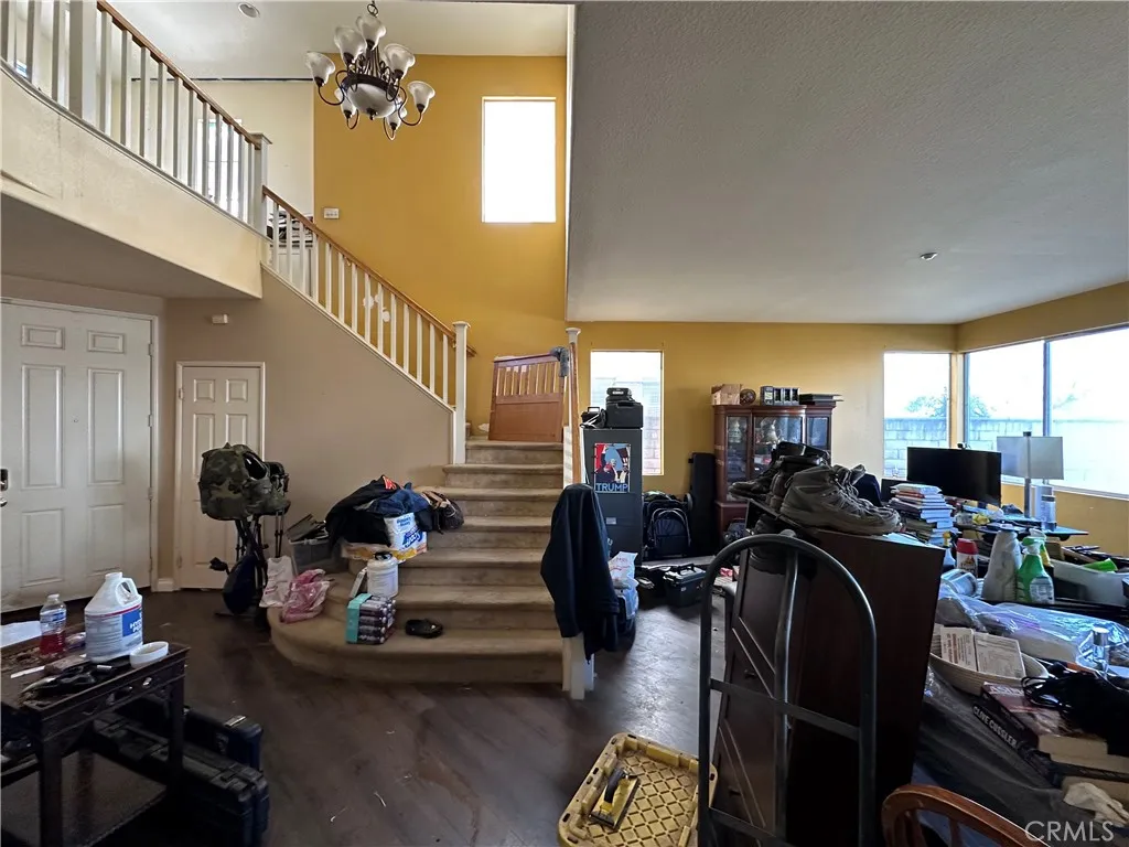 4815 Creekway Ln, Riverside, California 92505 home-pic-3