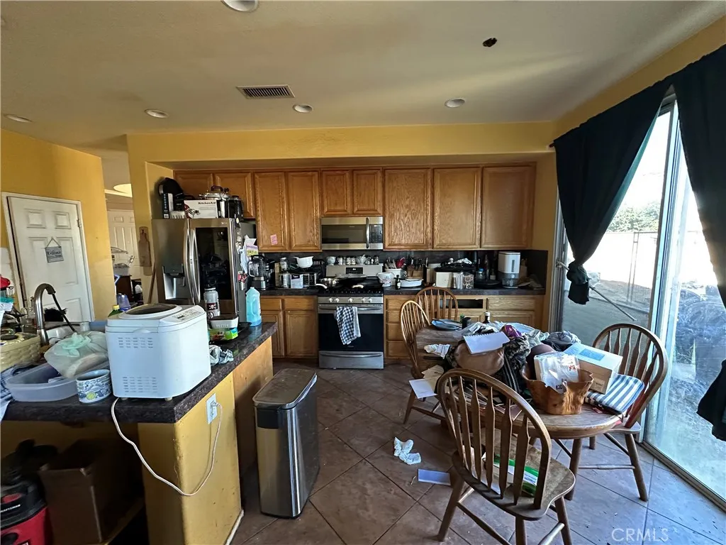 4815 Creekway Ln, Riverside, California 92505 home-pic-7