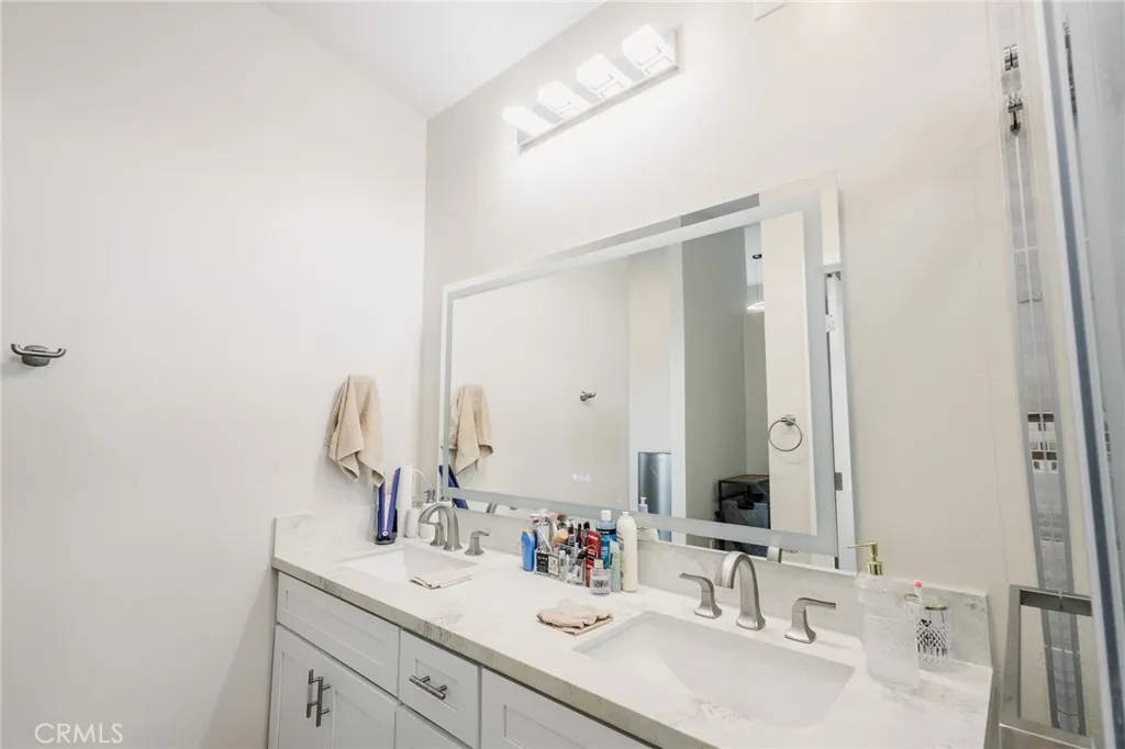 4284 Dwight, San Diego, California 92105 home-pic-12