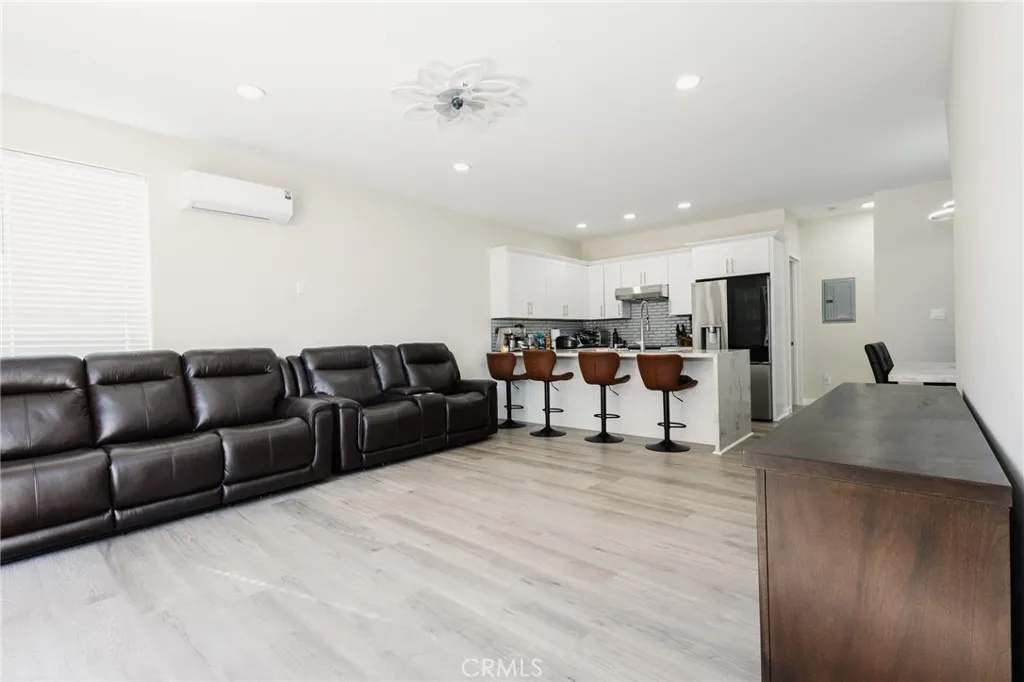 4284 Dwight, San Diego, California 92105 home-pic-4