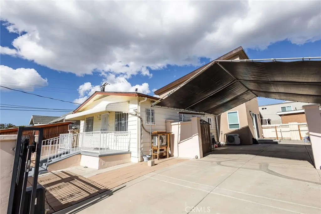 4284 Dwight, San Diego, California 92105 home-pic-2
