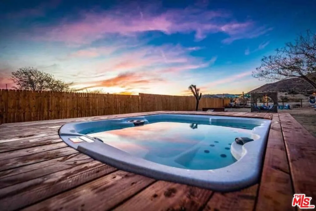 58798 Barron Drive, Yucca Valley, California 92284 home-pic-15