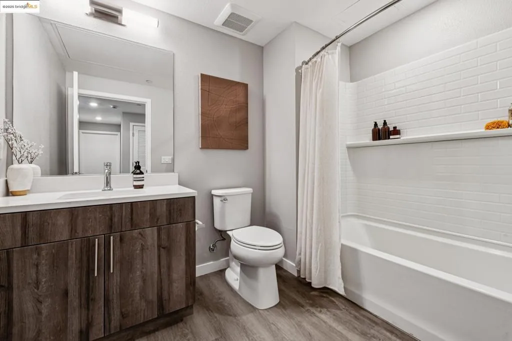 2400 Adeline St 404, Oakland, California 94607 home-pic-19