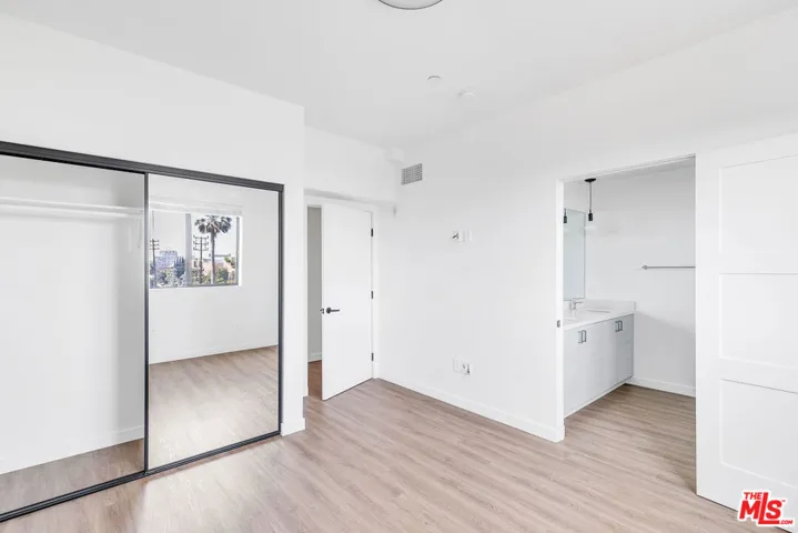 747 Lillian Way 5, Los Angeles, California 90038