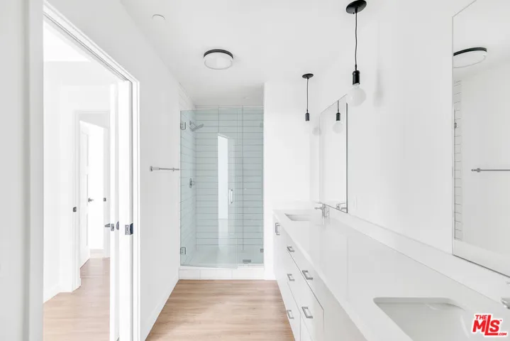 747 Lillian Way 5, Los Angeles, California 90038