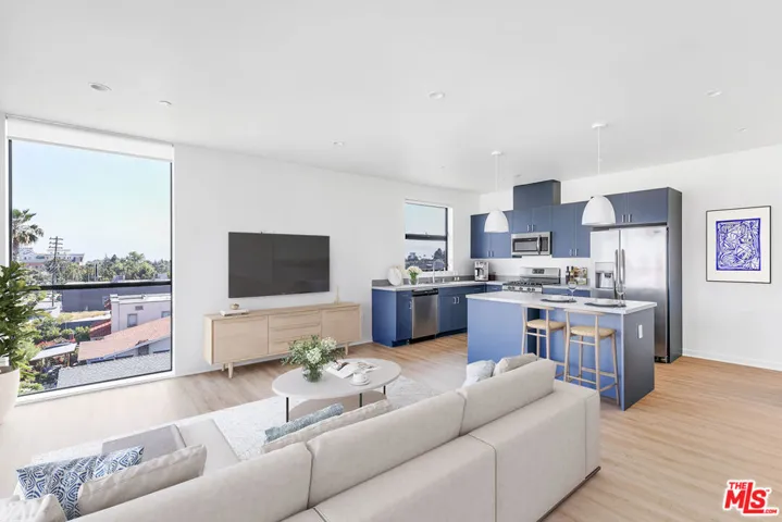 747 Lillian Way 5, Los Angeles, California 90038