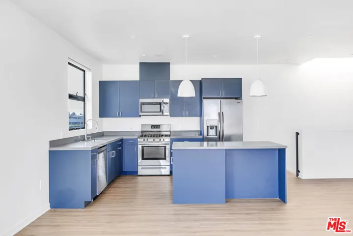 747 Lillian Way 5, Los Angeles, California 90038