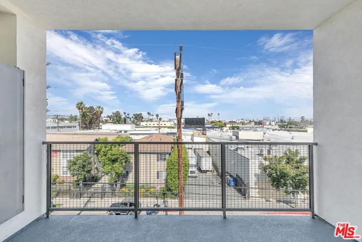 747 Lillian Way 5, Los Angeles, California 90038