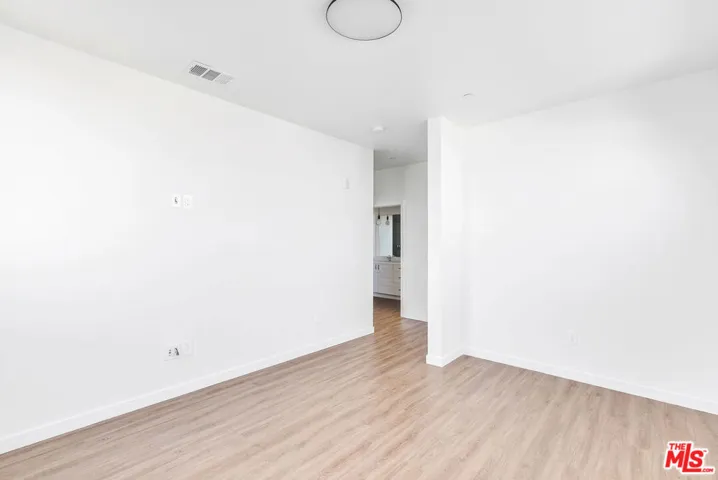 747 Lillian Way 5, Los Angeles, California 90038