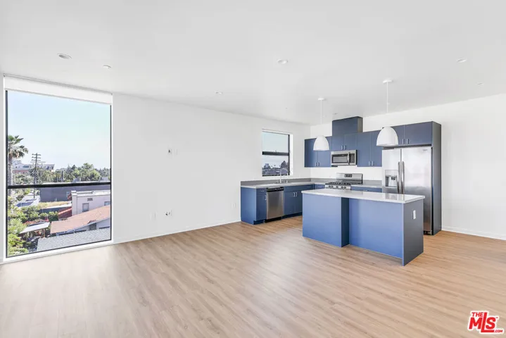 747 Lillian Way 5, Los Angeles, California 90038