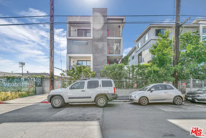747 Lillian Way 5, Los Angeles, California 90038