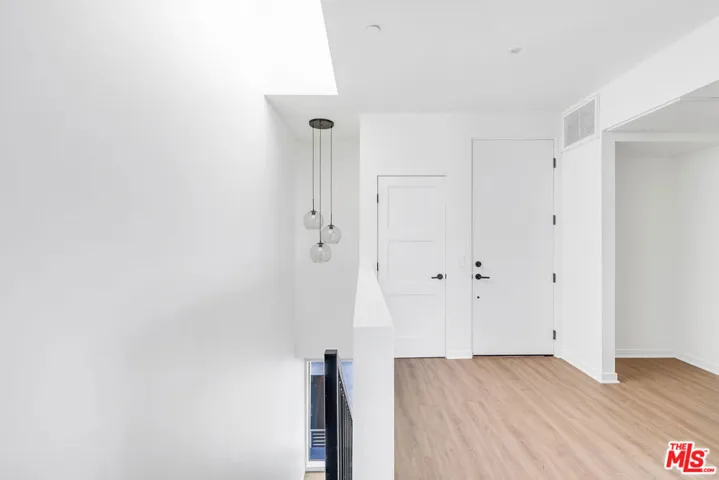 747 Lillian Way 5, Los Angeles, California 90038