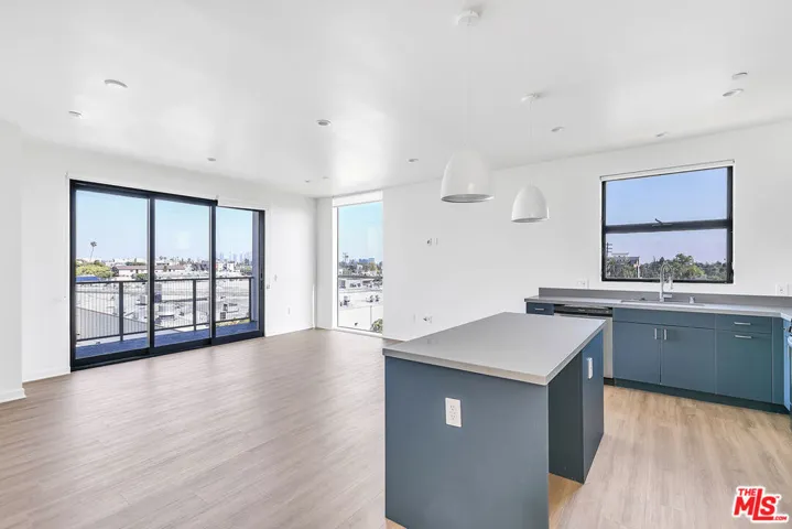 747 Lillian Way 5, Los Angeles, California 90038