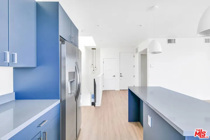 747 Lillian Way 5, Los Angeles, California 90038
