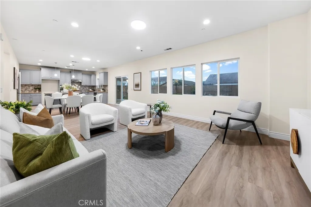 3262 S Portsmouth, Ontario, California 91761 home-pic-17